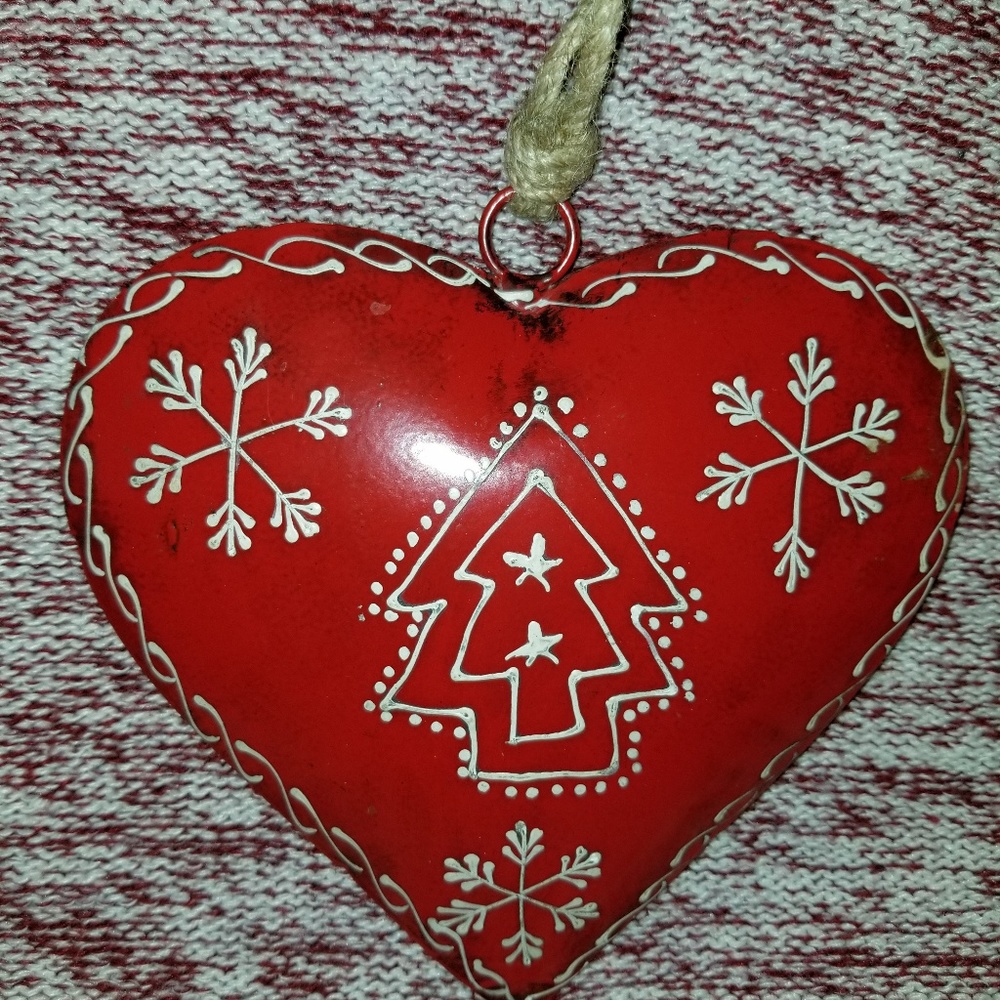 Red heart that can be Christmassy or wintery